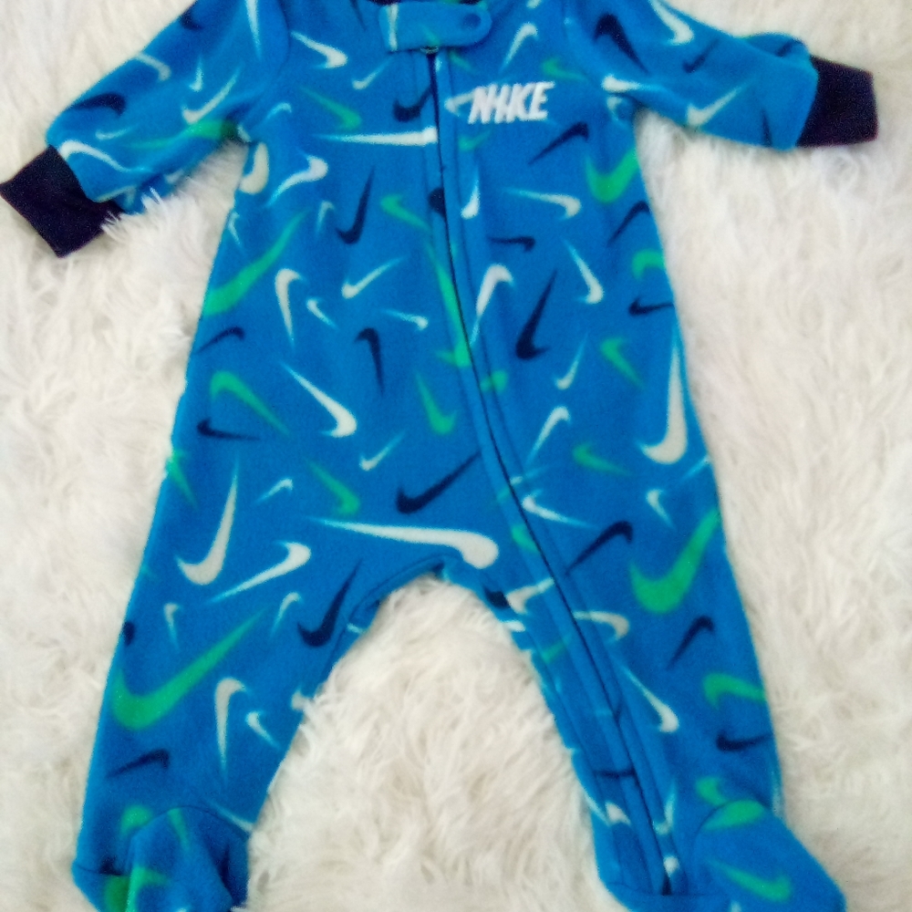 Nike Swoosh Microfiber Sleeper
